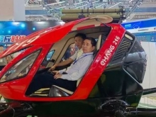 國內(nèi)首款載人無人機(jī)亮相，可在600米高空進(jìn)行消防作業(yè)