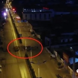 15頭野生亞洲象進入云南峨山縣城 街道疏散人群 無人機跟蹤監測 ...