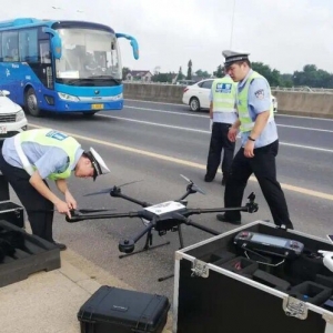 鎮江新區交警首次使用無人機開展勘查工作