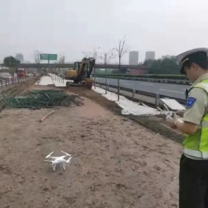 高速公路交通執(zhí)法大隊(duì)：無(wú)人機(jī)巡查助力安全隱患排查