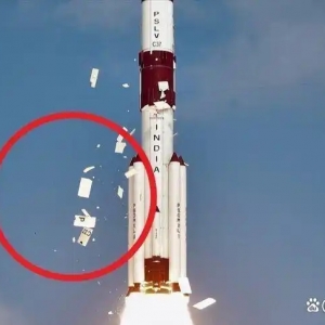 向全球宣布，中國(guó)研發(fā)顛覆性無(wú)人機(jī)，空中瞬時(shí)分體，瓦解防空系統(tǒng) ...